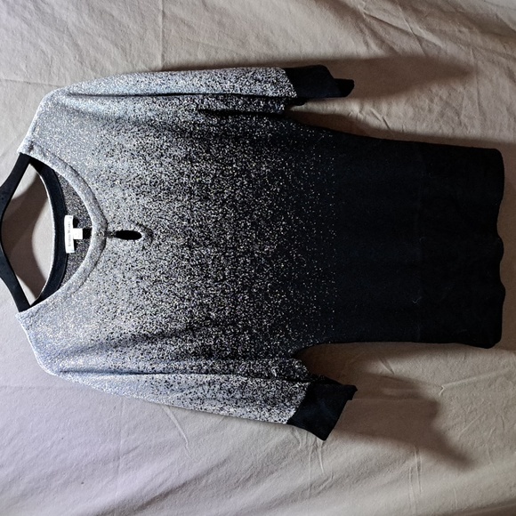 Woman's Large sweater - Picture 1 of 7